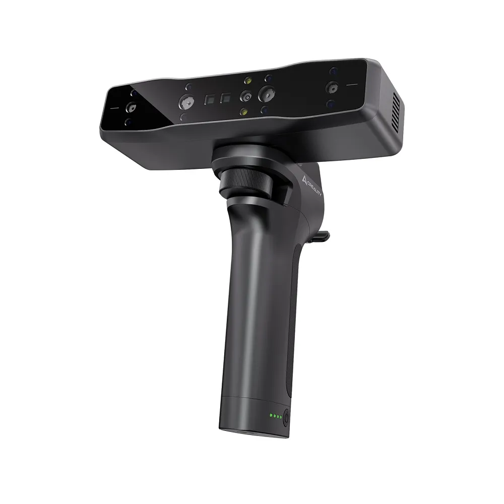 Escáner 3D Creality Otter Lite inalámbrico digitalizando motor de auto sin spray matificante